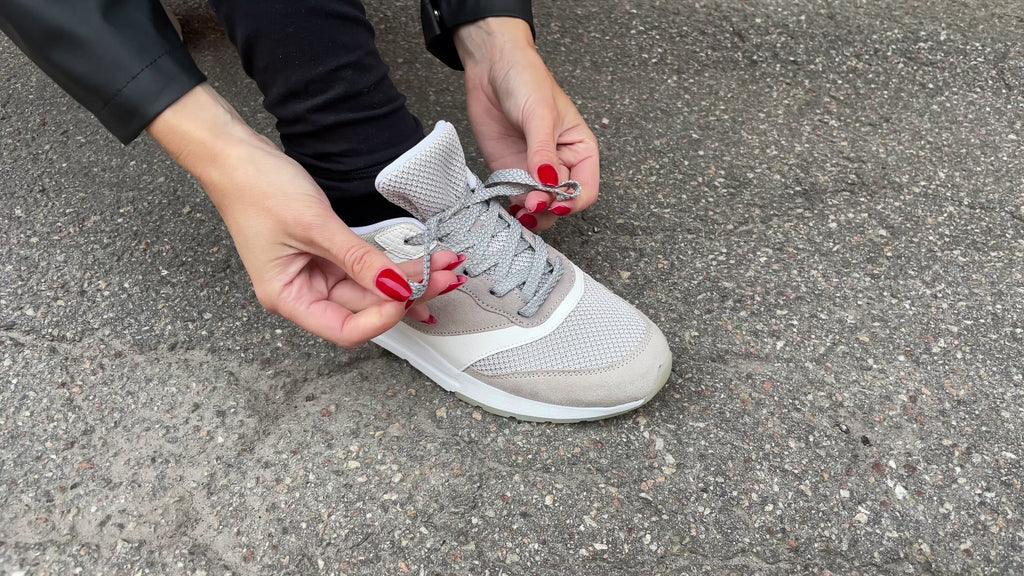 The Shoelaces - Gray